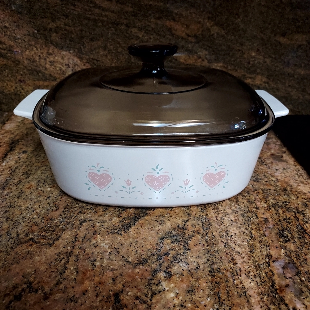 Corning Ware Forever Yours Heart Pattern 2 litter with lid.